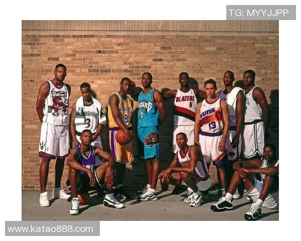 NBA球星与足球明星的精彩对决谁能猜出他们的真实身份与成就 NBA球星与足球明星的精彩对决谁能猜出他们的真实身份与成就