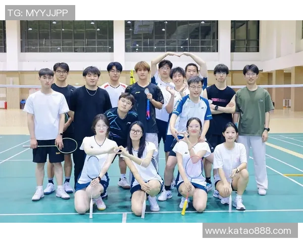 广州羽毛球队在羽毛球节奏排行榜中荣获第四名展现实力与团队协作