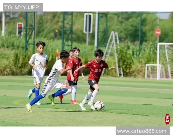 成都足球队荣登全国足球灵活性排行榜第七名展现出色团队实力与潜力 成都足球队荣登全国足球灵活性排行榜第七名展现出色团队实力与潜力
