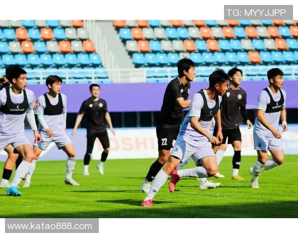 杭州足球队的灵活性探讨与发展前景分析 杭州足球队的灵活性探讨与发展前景分析