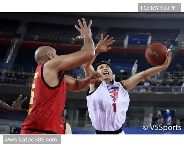 武汉篮球队状态飙升创新高引发球迷热议与期待