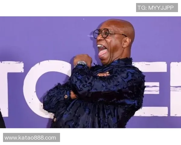 英格兰足球传奇赖特的辉煌生涯与成就回顾