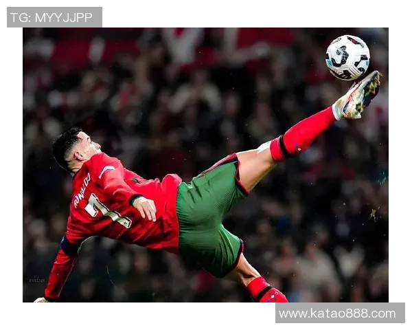 足球明星们的辉煌瞬间与传奇故事的完美收官图片集锦 足球明星们的辉煌瞬间与传奇故事的完美收官图片集锦