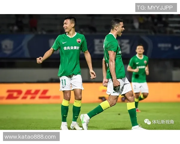 重庆篮球队以64分领跑大满贯积分榜展现强大实力与竞争力